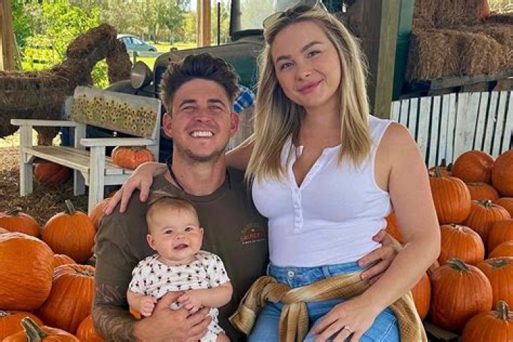 Amanda Miller Siesta Key Pregnant 2023 | Baby Bump And Husband JJ Mizell