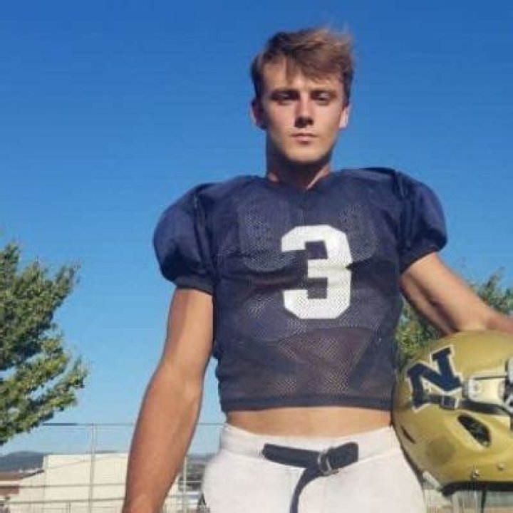 Brock Bowers Bio, Age, Height, Career, Net Worth, Family & More