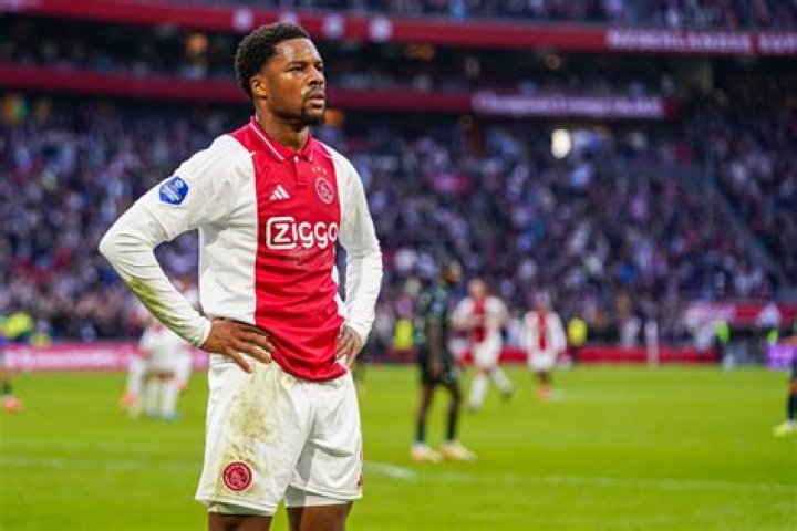 Chuba Akpom Height: How Tall is Chuba Akpom?