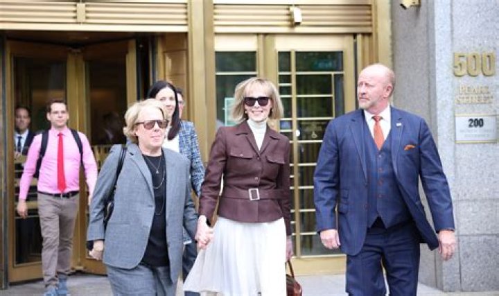 E Jean Carroll Parents: Meet Betty And Thomas