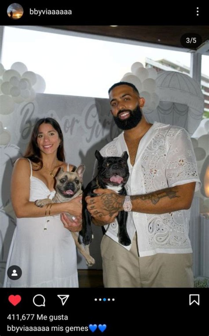 Eladio Carrión Wife: Is Eladio Carrion Married?