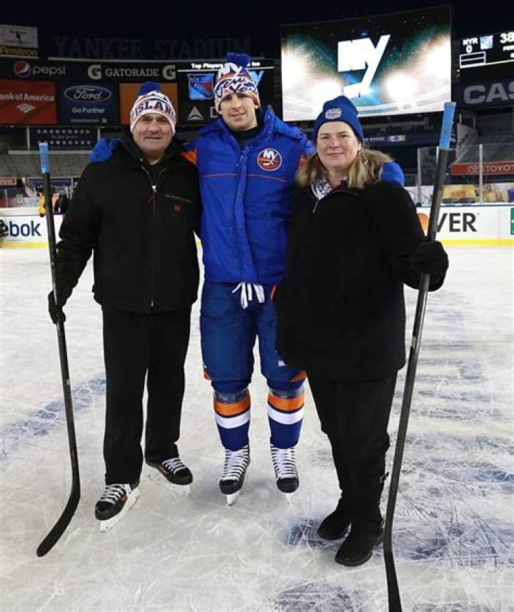 John Tavares Sisters: Meet Laura Tavares And Barbara Tavares