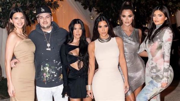 Khloé Kardashian Siblings: Meet Kim, Kourtney And Rob