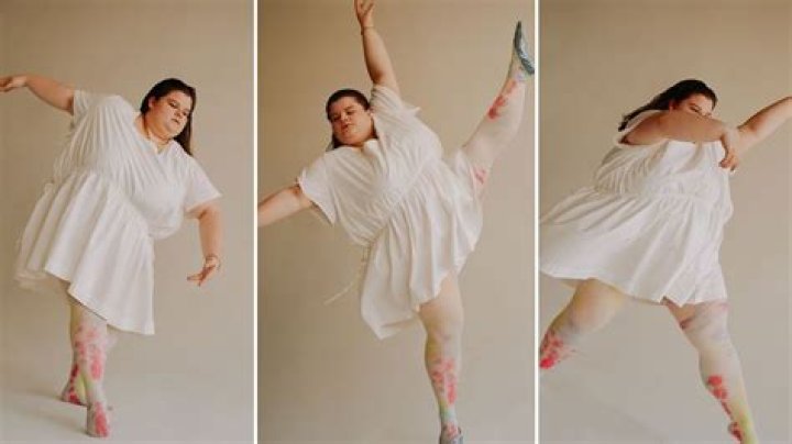 Lizzy Howell