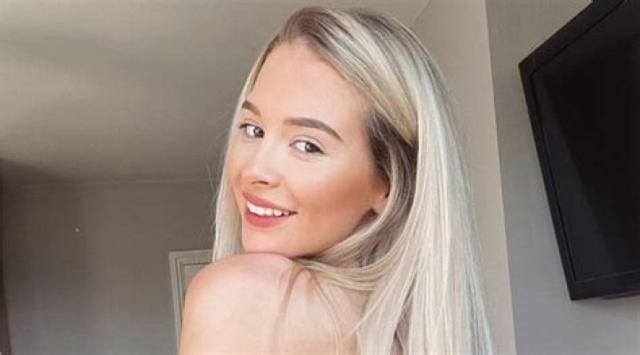 Louisa Khovanski Bio, Age, Net Worth, Career