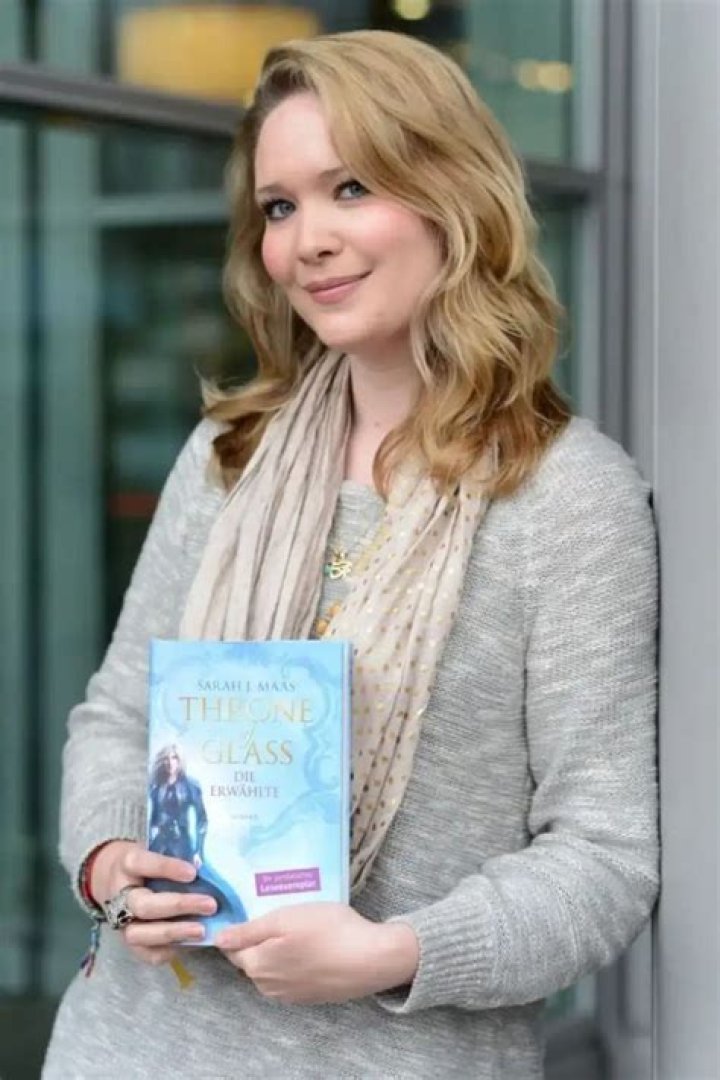 Sarah J. Maas Net Worth: How Much Is Sarah J. Maas Worth?