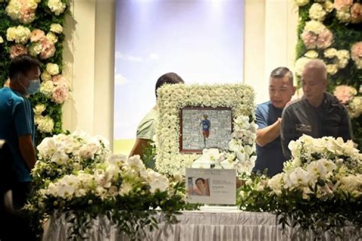Sim Wong Hoo Wife Karen Ngui And Daughter Mourns