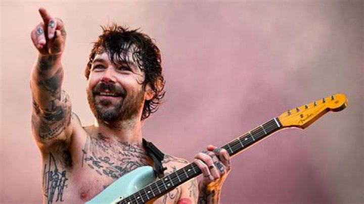 Simon Neil