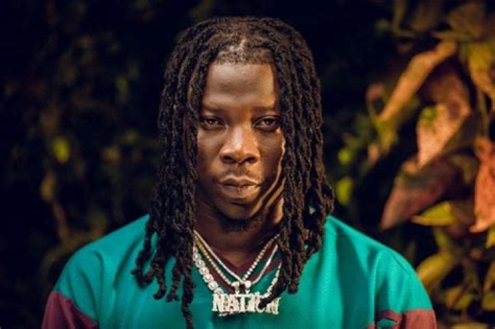 Support Ebony’s Sister Cocotreyy Like You Supported Ebony- Stonebwoy BEGS Ghanaians