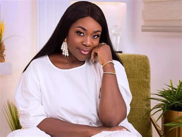 Wait A Minute! Did Actress Emelia Brobbey Shop Lift With All This Beauty?