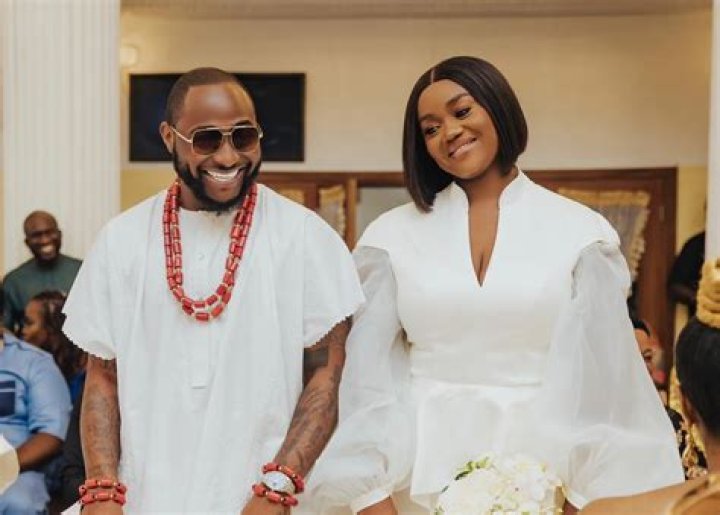 “Where Is Davido”– Fans React As Chioma Shares New Stunning Photo On Instagram