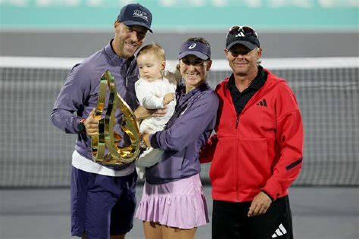 Who Are Ivan And Daniela Bencic | Meet Belinda Bencic Parents | Relationship & Family