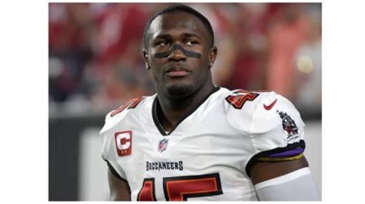 Who Is Devin White Dating?