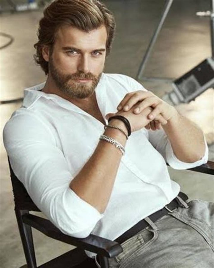 Who is Kıvanç Tatlıtuğ: Biography,Net Worth & more